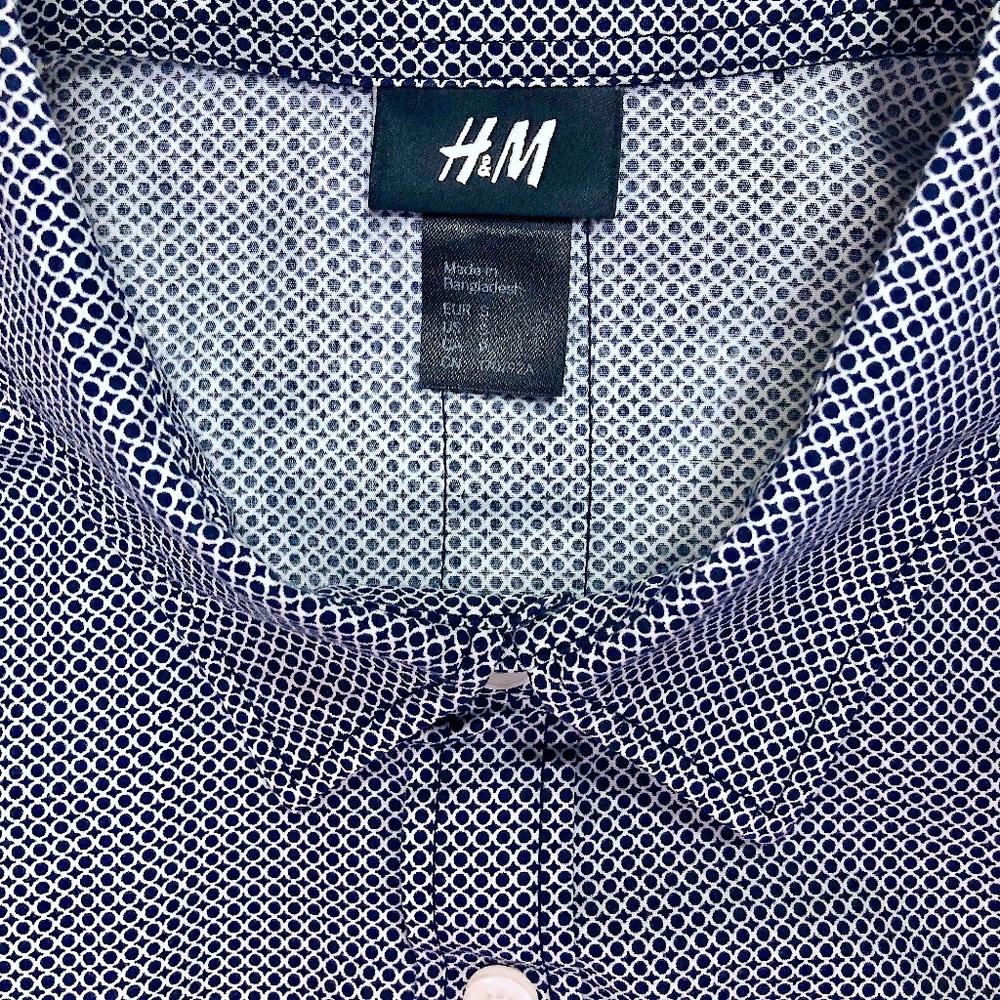H&M Sexy Fitted Short Sleeve Blue & White Pattern Shirt With Shoulder Epaulettes - Picture 11 of 14